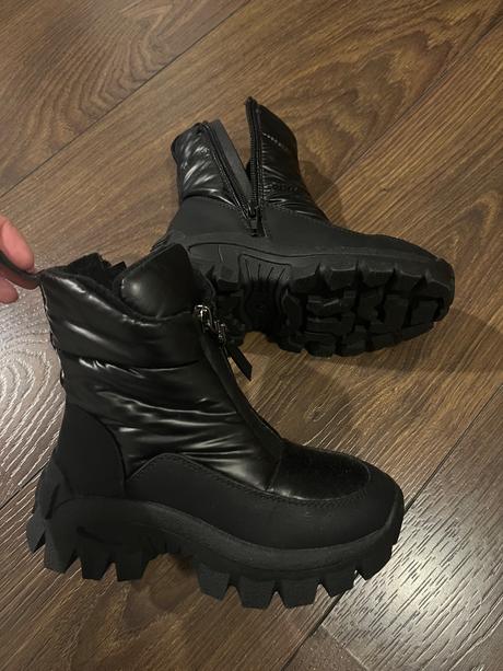 Reserved snehule, reserved,28