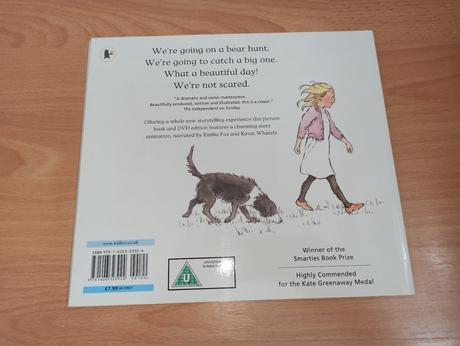 We're going on a bear hunt + dvd,