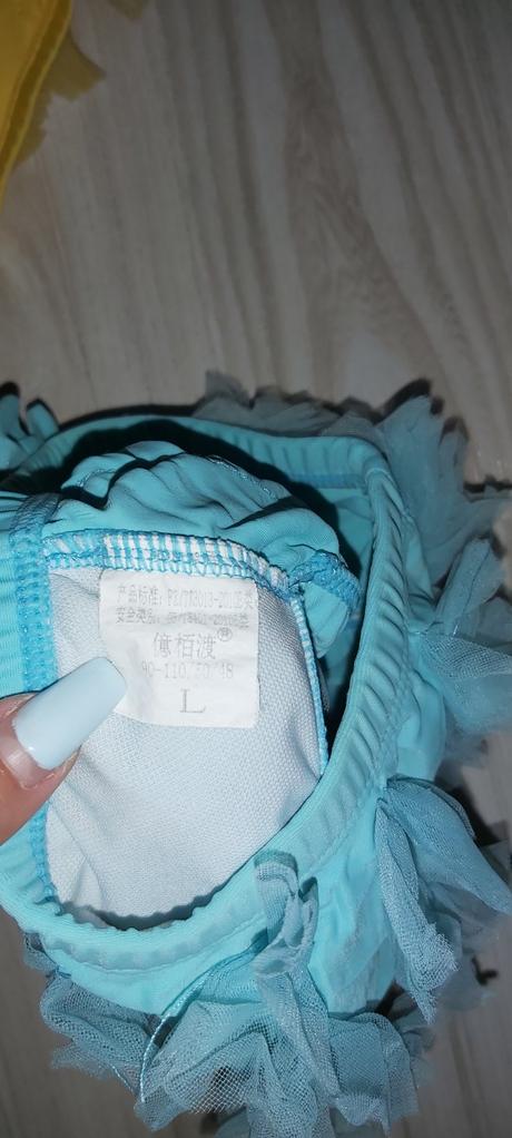 Nádherné plavky, 104