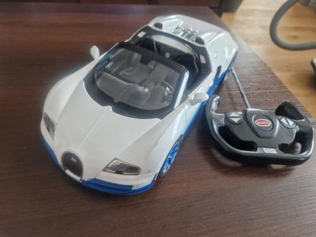 Auto na dialkove ovladanie, 