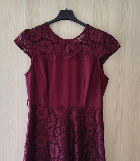 Krásne čipkované šaty, m