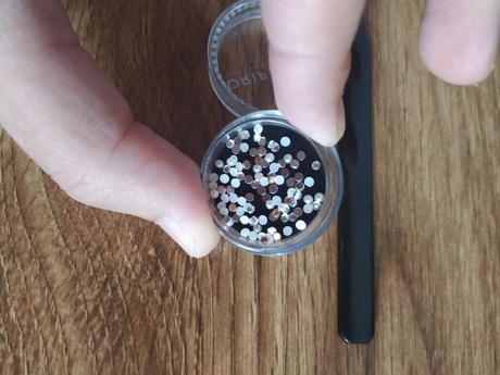 Kamienky na nechty oriflame,