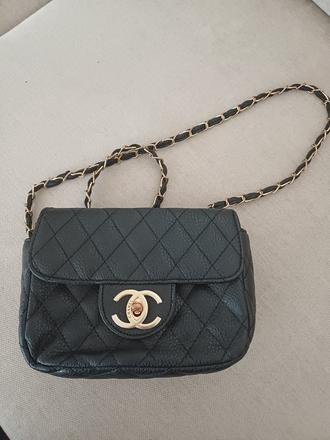 Praktická čierna kabelka, 