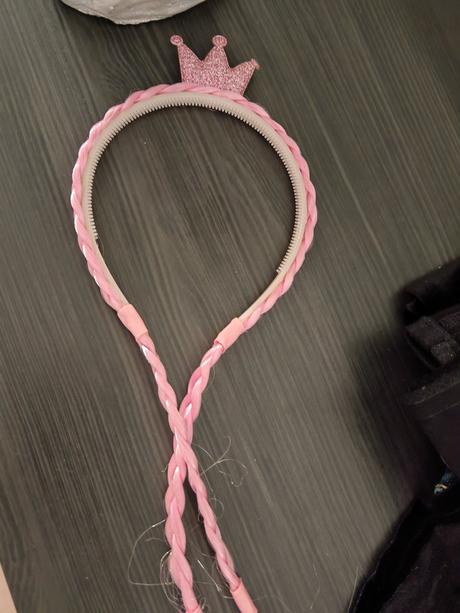 Čelenka princeznovska s korunkou a vrkočmi, 