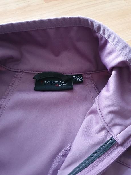 Turistická vetrovka, 122