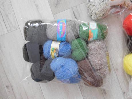 Vlna na ďalšiu tvorbu, čelenky, ponožky, čiapky,,