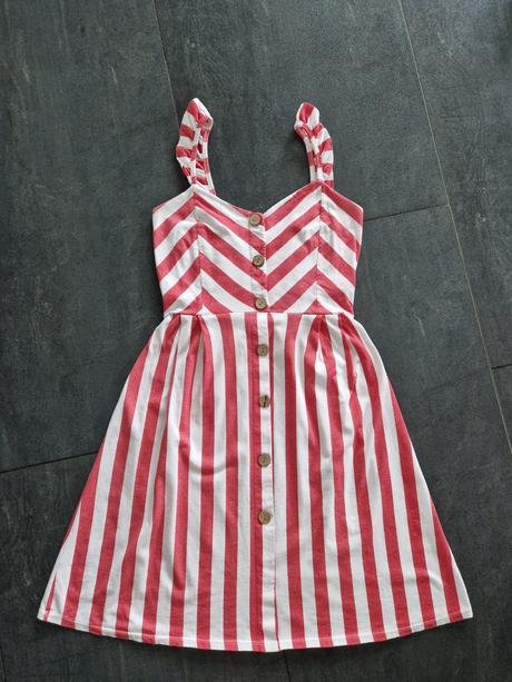 Letné šaty na ramienka, s