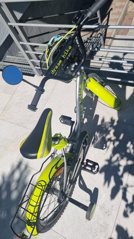 Ako nový bicykel s pomocnými kolieskami a košíkom, 16