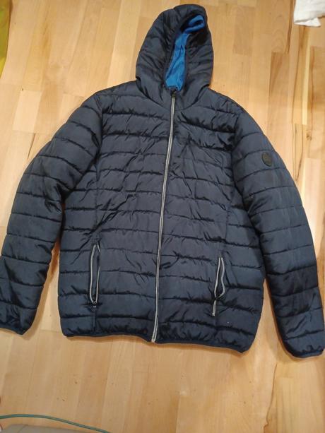 Mam na predaj vetrovku, xl