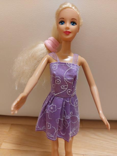 Barbie bábika, 