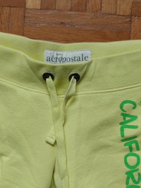 Aeropostale krásne neónové mäkučké bermudy, aeropostale,s