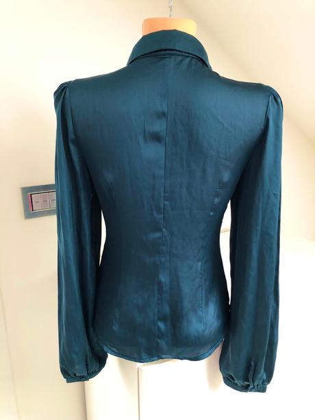 Tmavozelena bluzka, 36