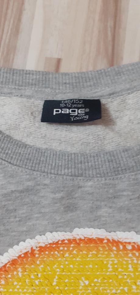 Mikina s dvojitým smajlikom, 146