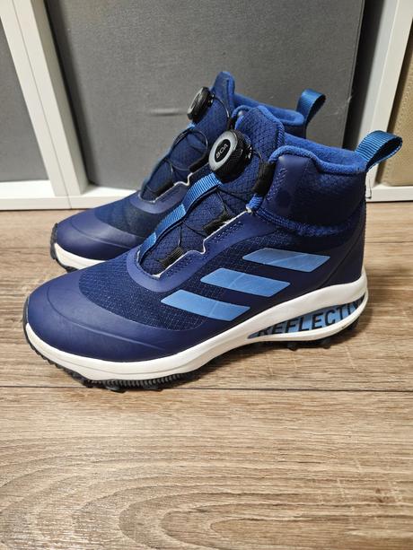 Zateplene boa tenisky, adidas,38