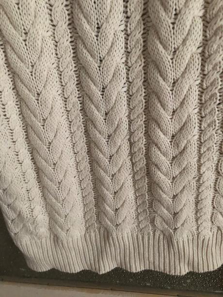 Dlhy a teply sveter s/ uni, reserved,s