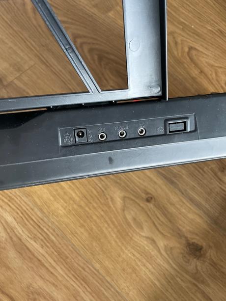 Keyboard /klávesy/ malé digitálne piáno,