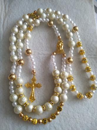 Ruženec s menom a dátumom e084,