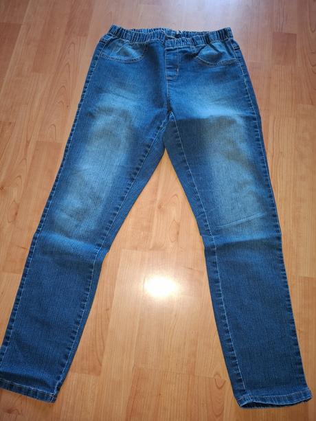 Dámske džeginsy, 40