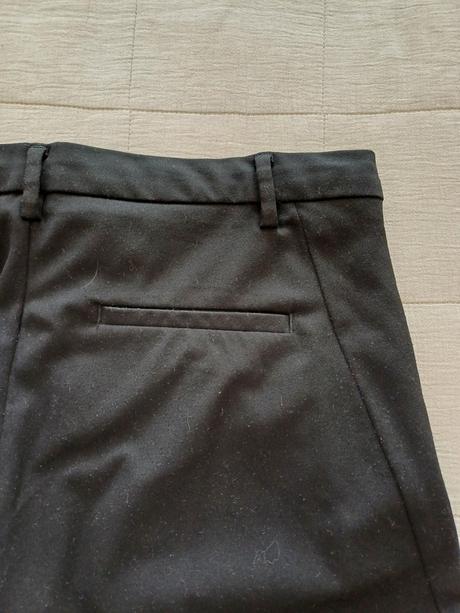 Kvalitné čierne nohavice č.m, m