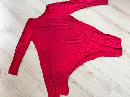 Volne asymetricke šaty,