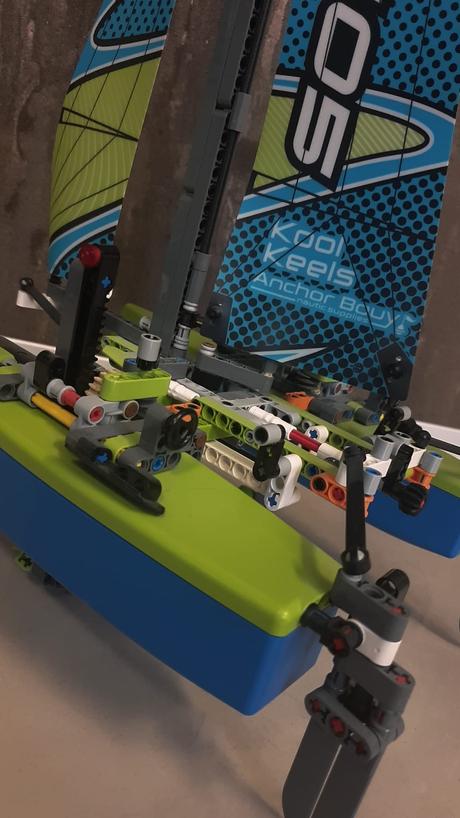 Lego technic 42105 - katamarán  top stav, 