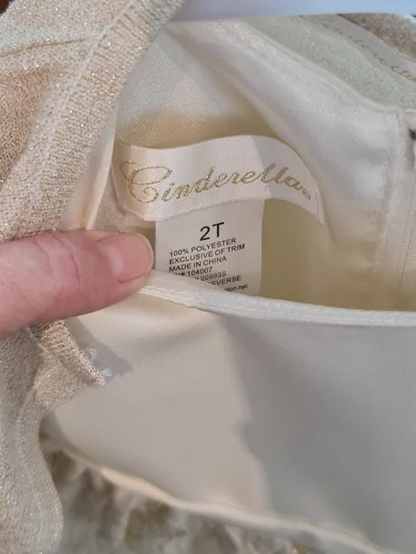 Spolocenske, slavnostne saty, 98