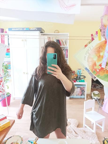 Elegantné tricko z prijemneho materialu, 48