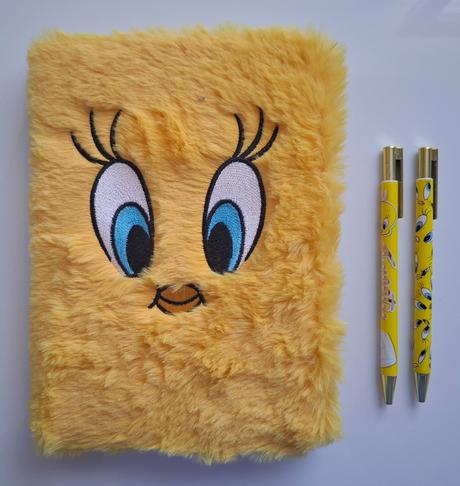 Zápisník, perá, nálepky "tweety", 
