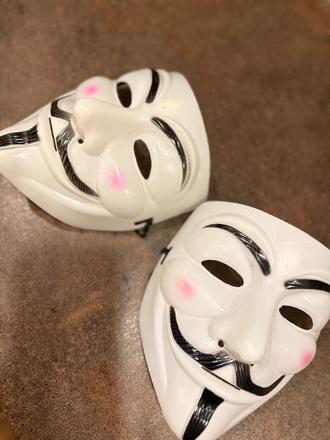 Maska guy fawkes  anonymous  2 ks, 