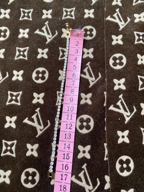 Naramok ocelovy so zirkonmi,