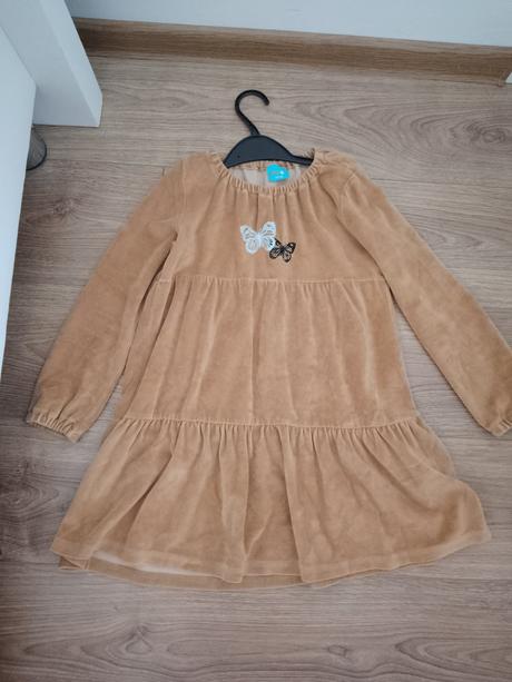 Šaty motýlikové, 116