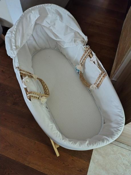 Predáme košík so stojanom pre novorodenca, šírka (cm): 45,dĺžka (cm): 90