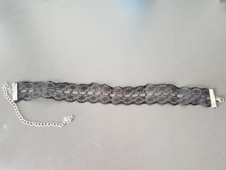 Čipkovany nahrdelnik,