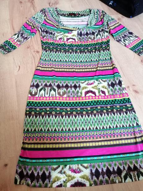 Farebné ľahké šaty, 38