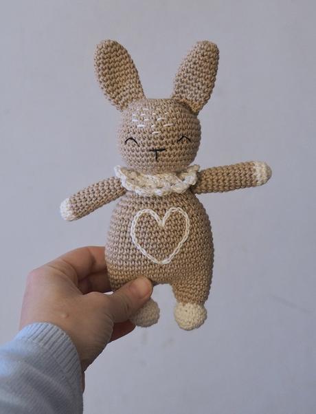 Zajačik - set hrkálka a hračka,