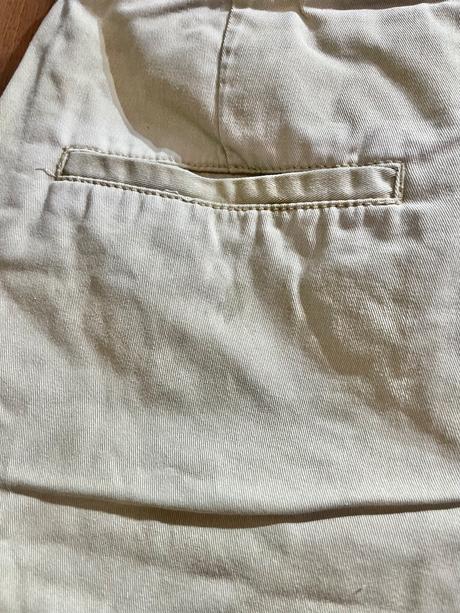 Kratasy john baner, 48