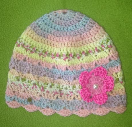 Handmade pestrofarebná čiapočka, 80