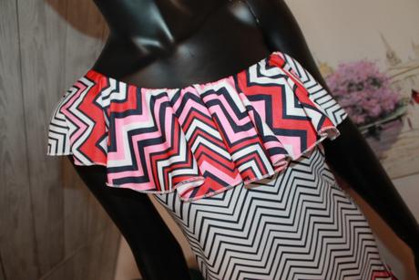 Šaty s odhaleným plecom, xs