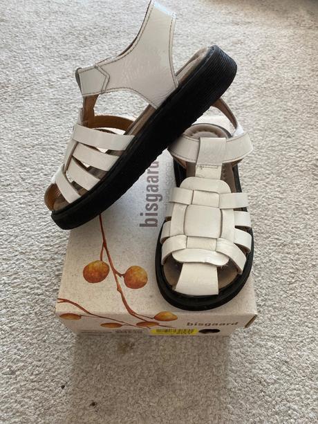 Kožené sandalky, 29