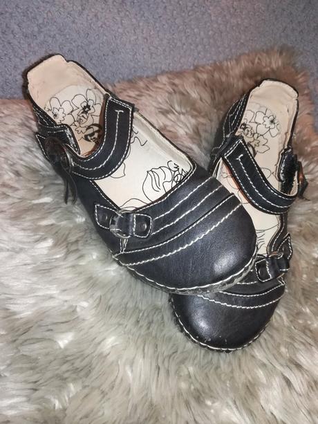 Topánky - poltopanky, baťa,31