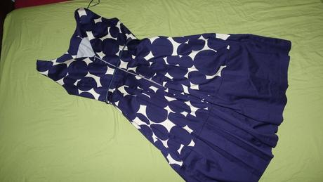 Bodkovane saty closet, 40