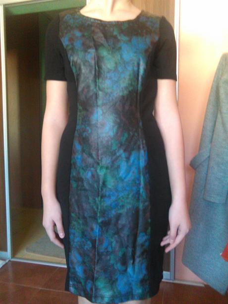 Šaty pretty different, s