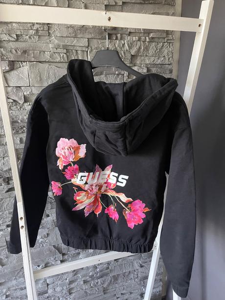 Guess v.m, guess,m