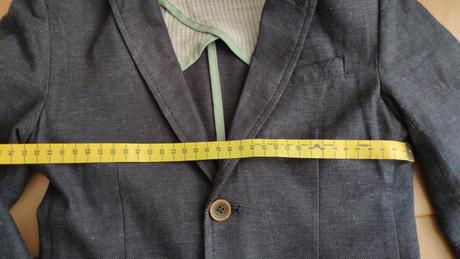 Chlapčenský oblek, 128