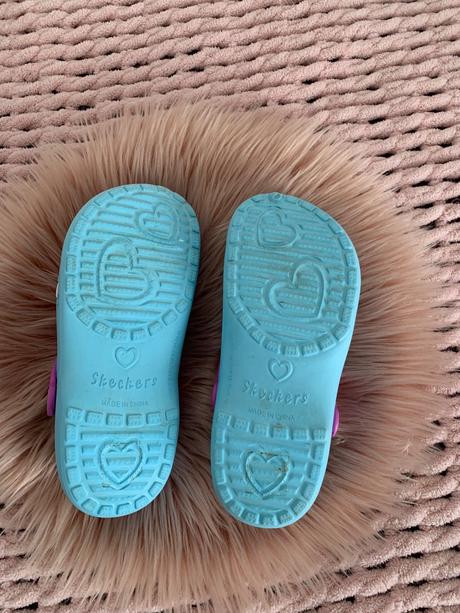 Gumené blikajúce šľapky skechers č. 37, 37