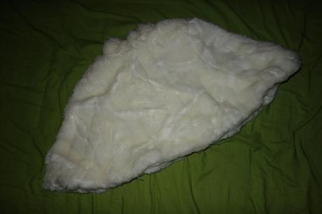 Kozusinkova pelerinka, 98