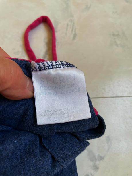 Nočná košeľa, secret possessions,m