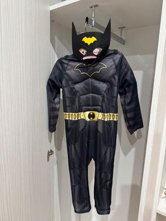 Kostým na karneval batman 98/104,