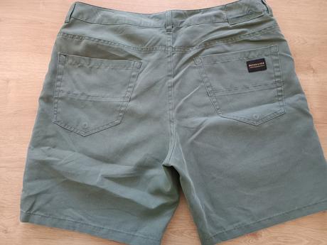 Kraťasy v 34, quiksilver,34