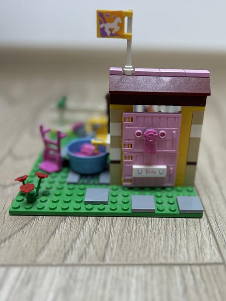Lego friends 3189 stajne v heartlake, 